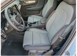 VOLVO XC40 CORE B3 KM ZERO 08/2026 5 ANNI DI GARANZIA